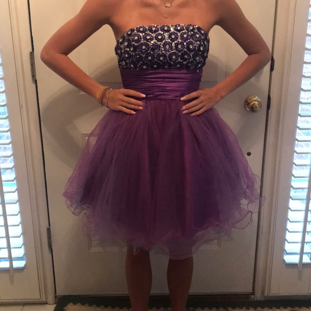 Sequin homecoming dress - Picture 1 of 8